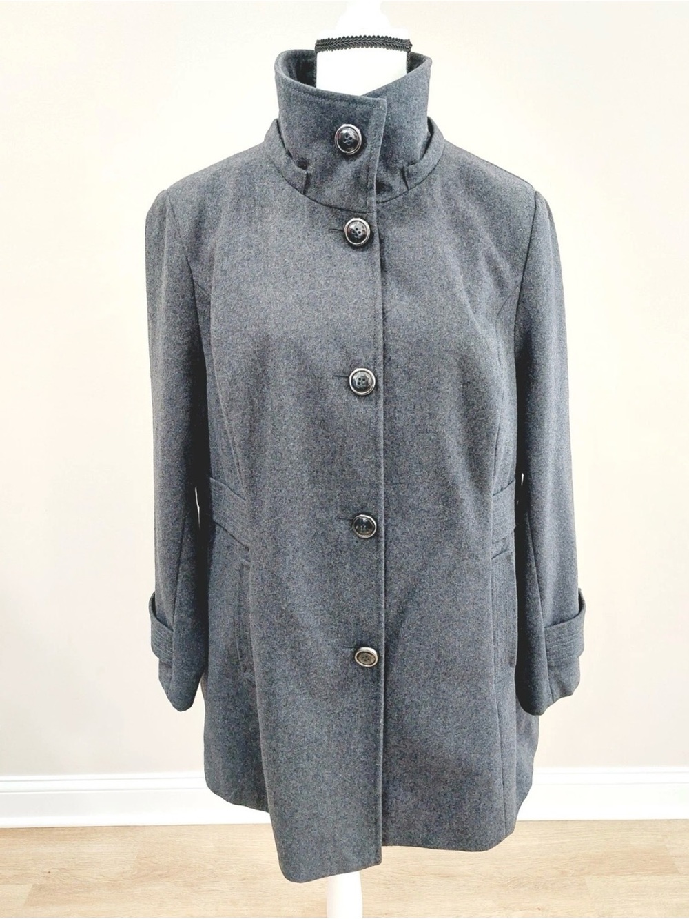 Kenneth Cole Women’s Coat Sz. 1X Wool Blend Grey Button Up